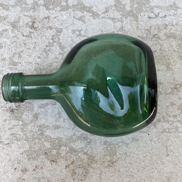 Vintage Green Glass Miniature Bottle Made in Portugal 🇵🇹 - Picture 9 of 9